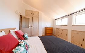 Central Apartment - Viana City Centre